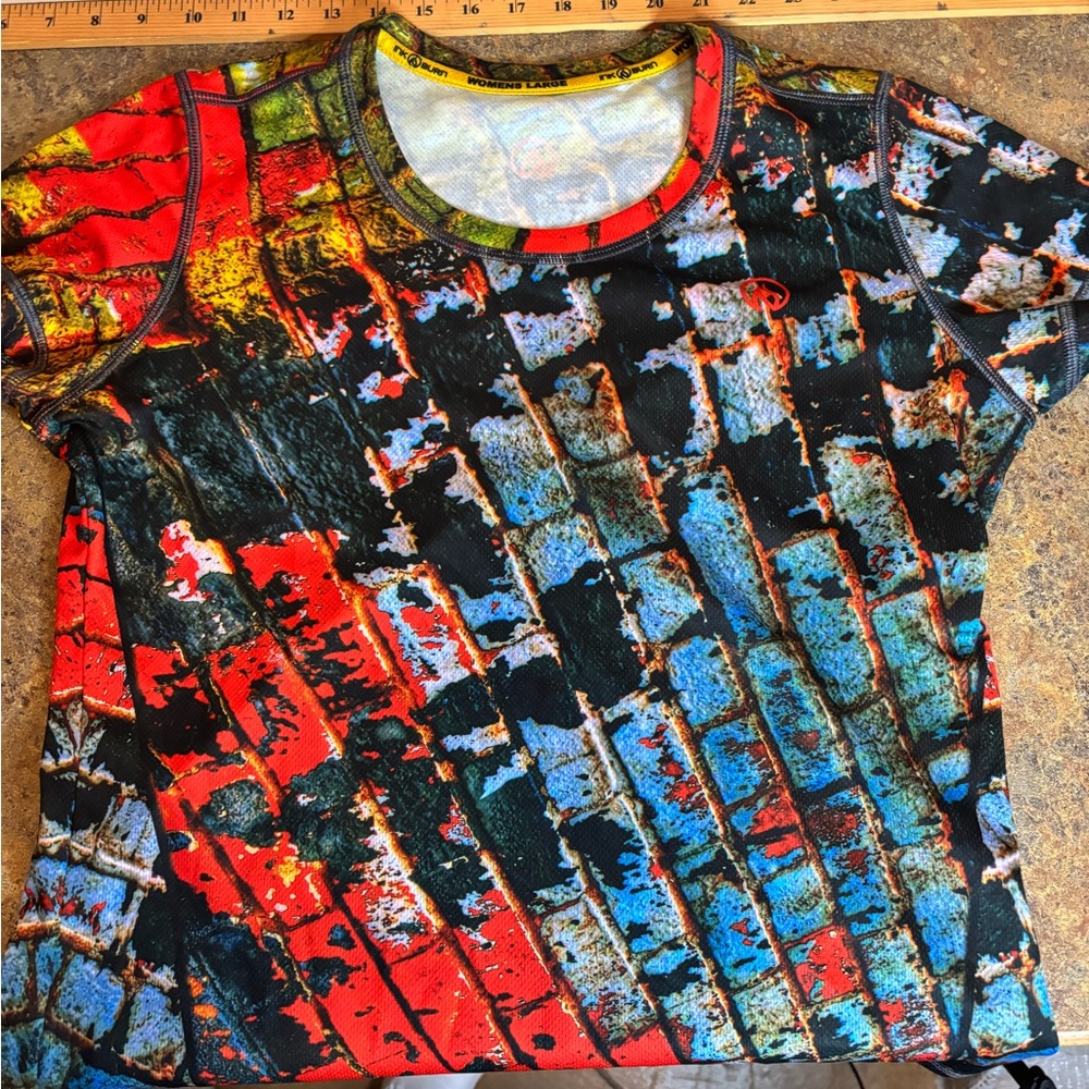 Women’s Large INKnBURN short sleeve